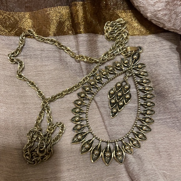 Vintage Sarah Coventry 14” Gold Pendant Necklace - Picture 9 of 14